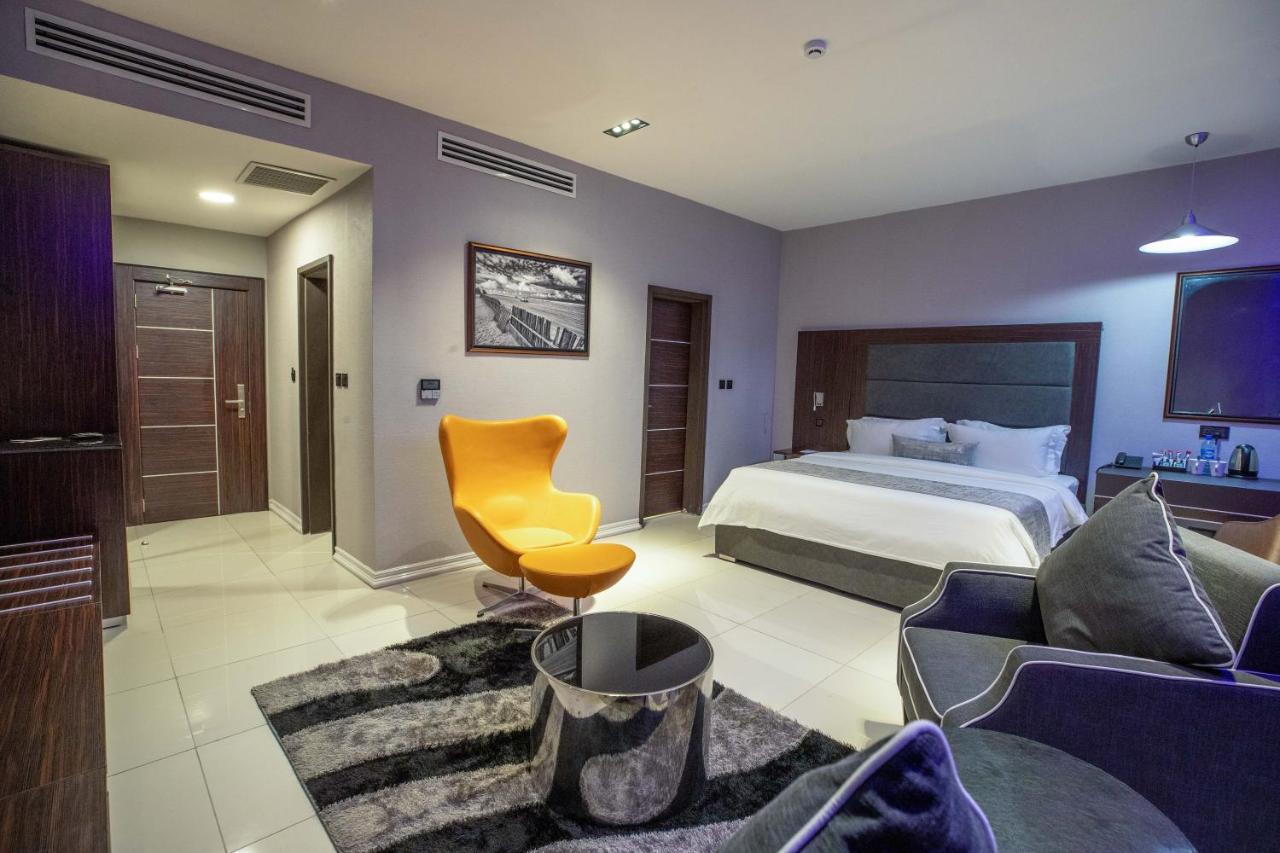 BON Hotel Tripod Owerri Buitenkant foto